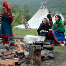14. juli: Dronningen åpner festivalen Riddu Riđđu. Foto: Lise Åserud, NTB scanpix